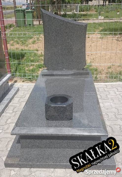 Nagrobek impala Strzegom