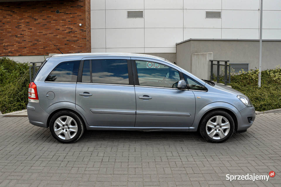 Opel Zafira 16 Lift 2011 r Bezwypadkowy 7osobowy nieuszkodzony