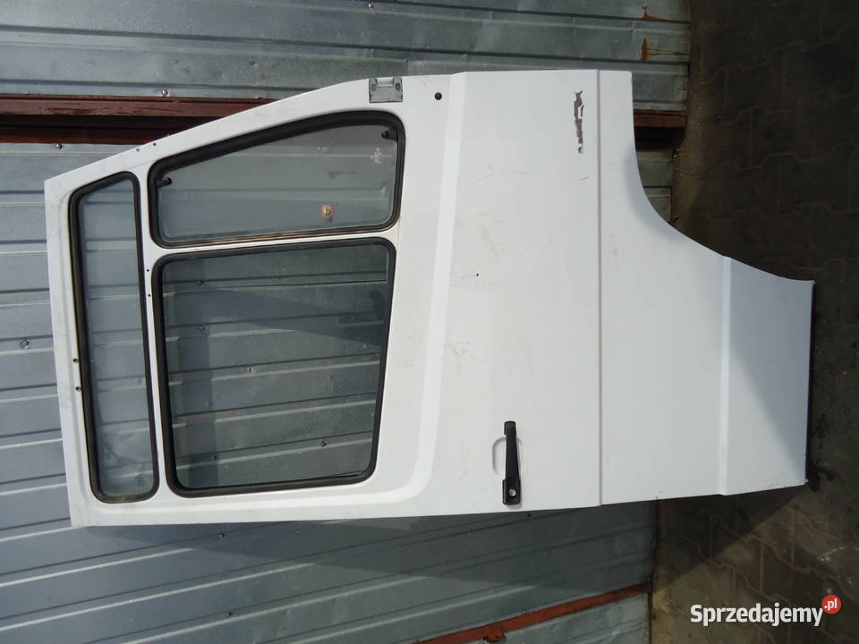 DRZWI PRZEDNIE PRAWE MERCEDES VARIO 609 811 części blacharskie Radom