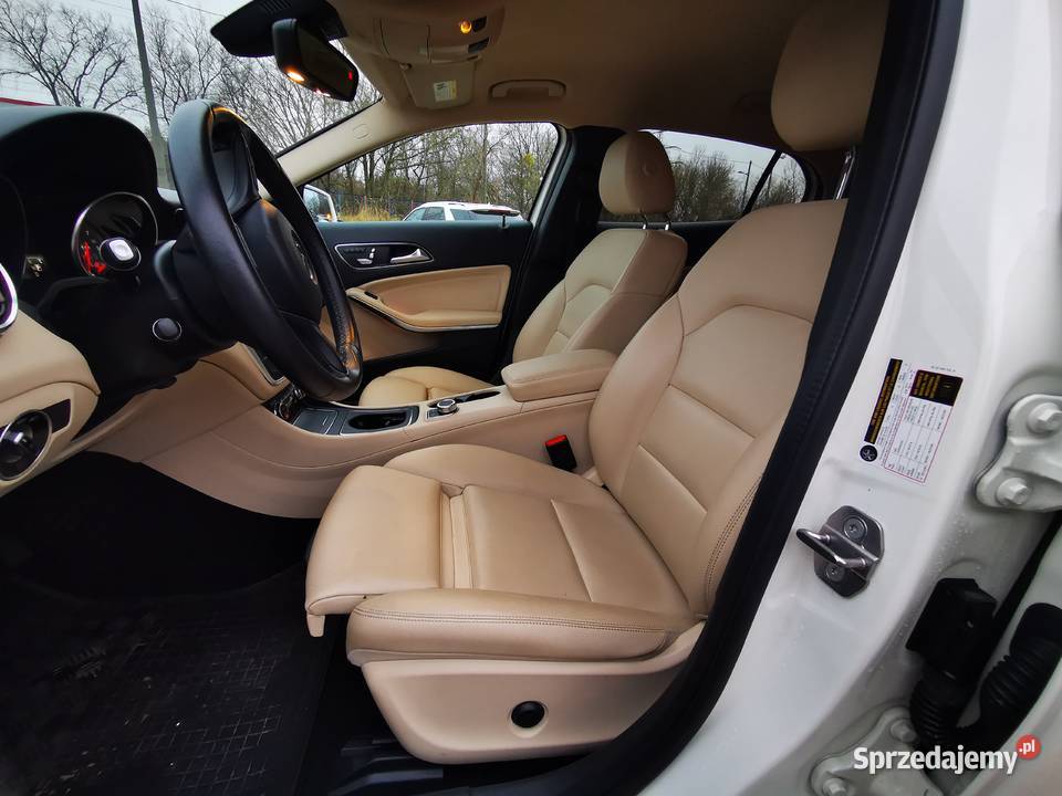 250 20 Benzyna 211 Automatyczna skrzynia biegów Samochody osobowe sprzedam