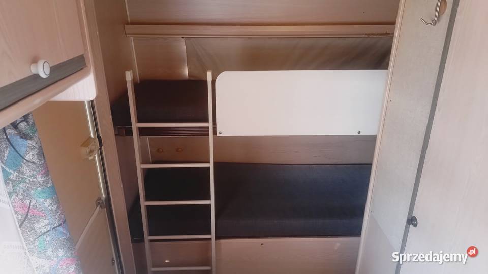 przyczepa kempingowa łóżka piętrowe campingowa
