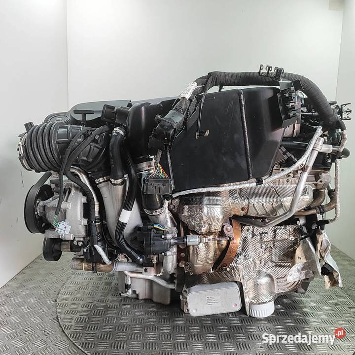 ASTON MARTIN DB11 2016 52 L 447 kW AE31 osobowe Poznań