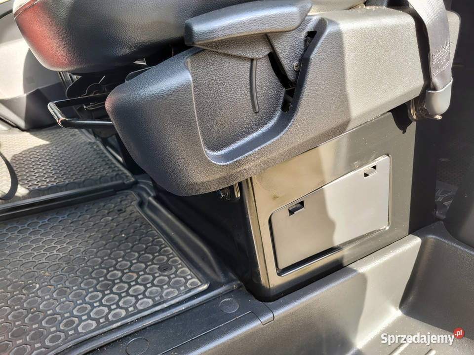 Pojedynczy fotel kierowcy do busa ze schowkiem Bełchatów sprzedam
