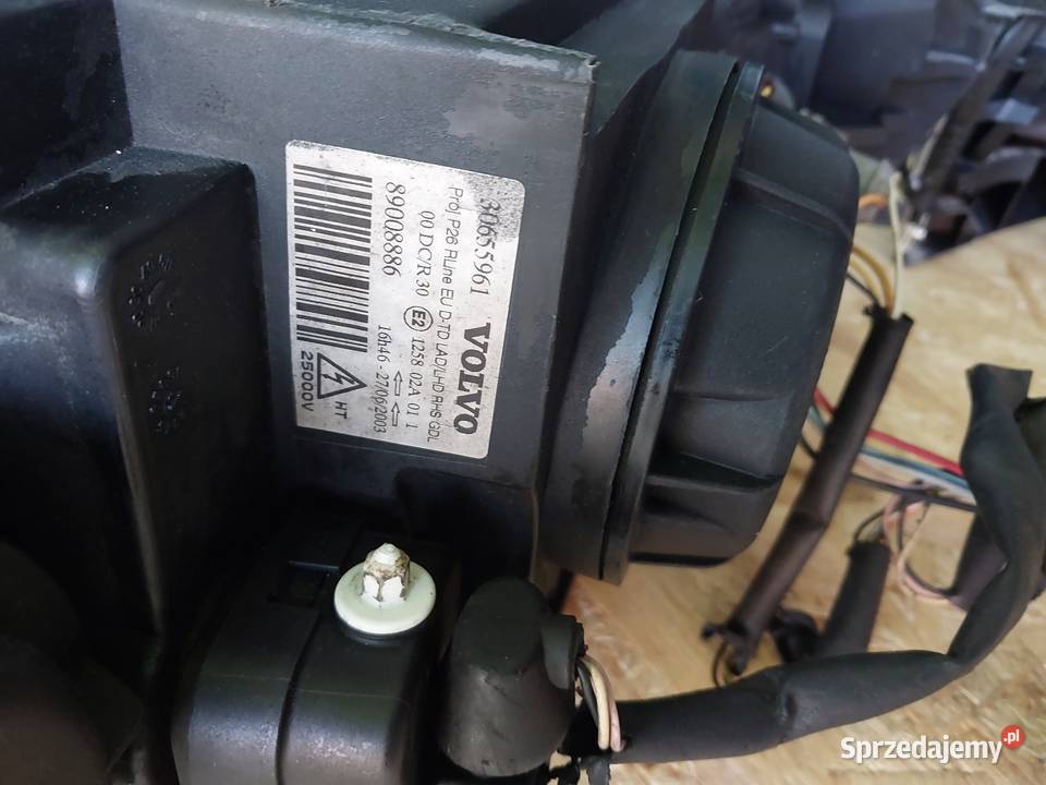 Lampy Xenon Volvo S60R V70R osobowe Wąwolnica