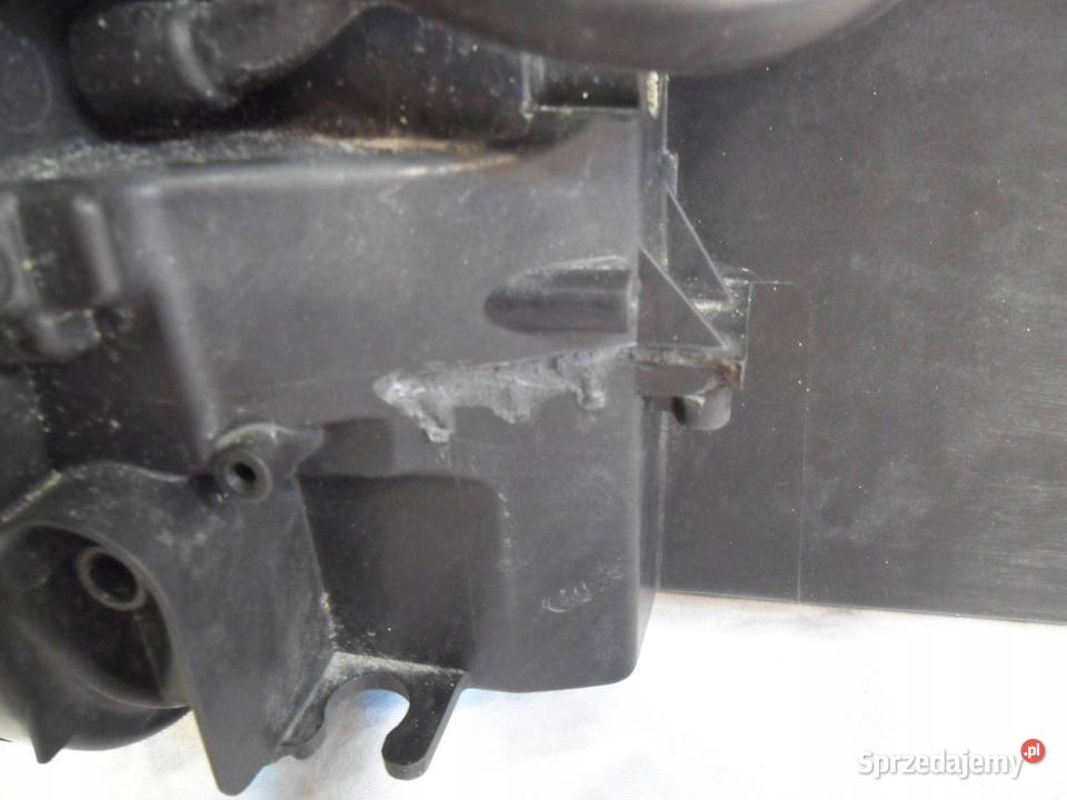 REFLEKTOR PRZÓD STRONA PRAWA VOLKSWAGEN PASSAT Nowy Tomyśl