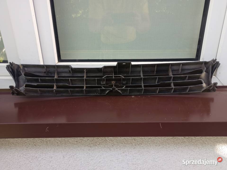 Toyota Corolla E9 grill atrapa przednia Sieradz
