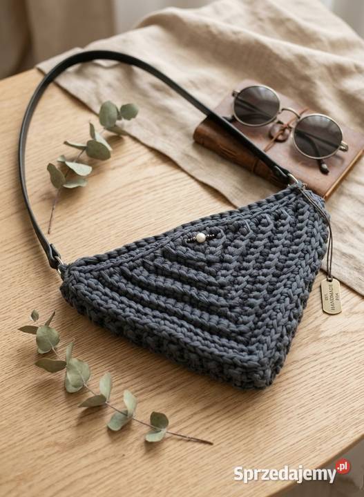 Trjkąta torebka na ramię crochet ręczne robiona Na ramię  Piotrków Trybunalski sprzedam
