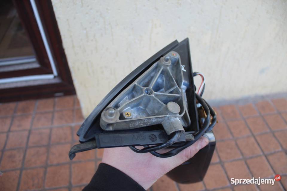 LUSTERKO PRAWE 5 PIN LY9B AUDI A4 B6