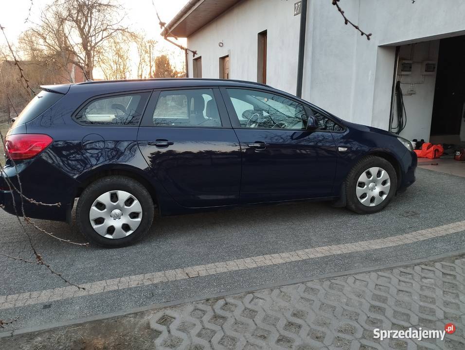 Sprzedam Opla Astrę salon Polska 17 CDTI 110