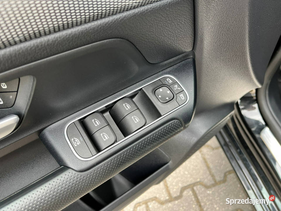 Mercedes B 180 Automat Półskóry Kamery CarPlay Lipówki