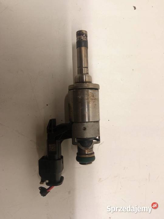 WTRYSKIWACZ 0261500354 04E906036Q 12 TSI Skoda osobowe