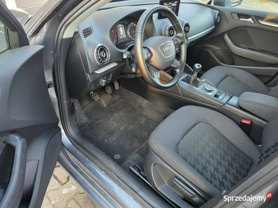 Audi A3 Sportback 20 TDI 150 lakier metallic