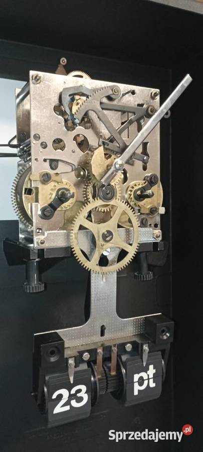 Zegar ścienny Metron z datownikiem 1983 r Żary