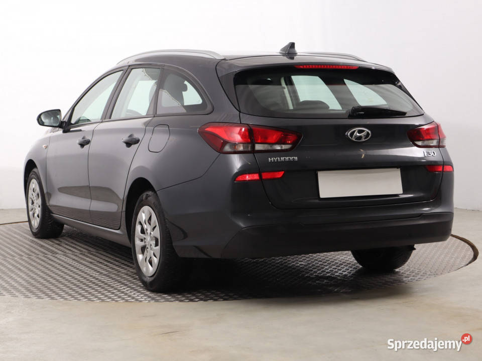 Hyundai i30 15 DPI 81KM sprzedam