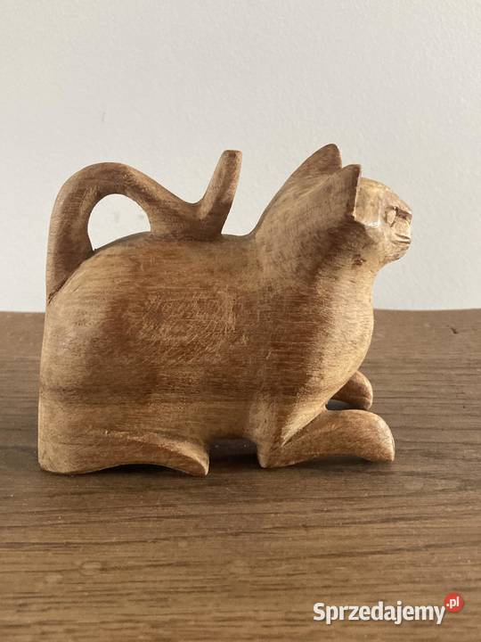 Drewniana figurka kota