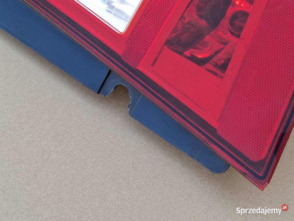 MERCEDES TOURISMO CITARO TRAVEGO LAMPA PRAWY TYŁ Bieleń