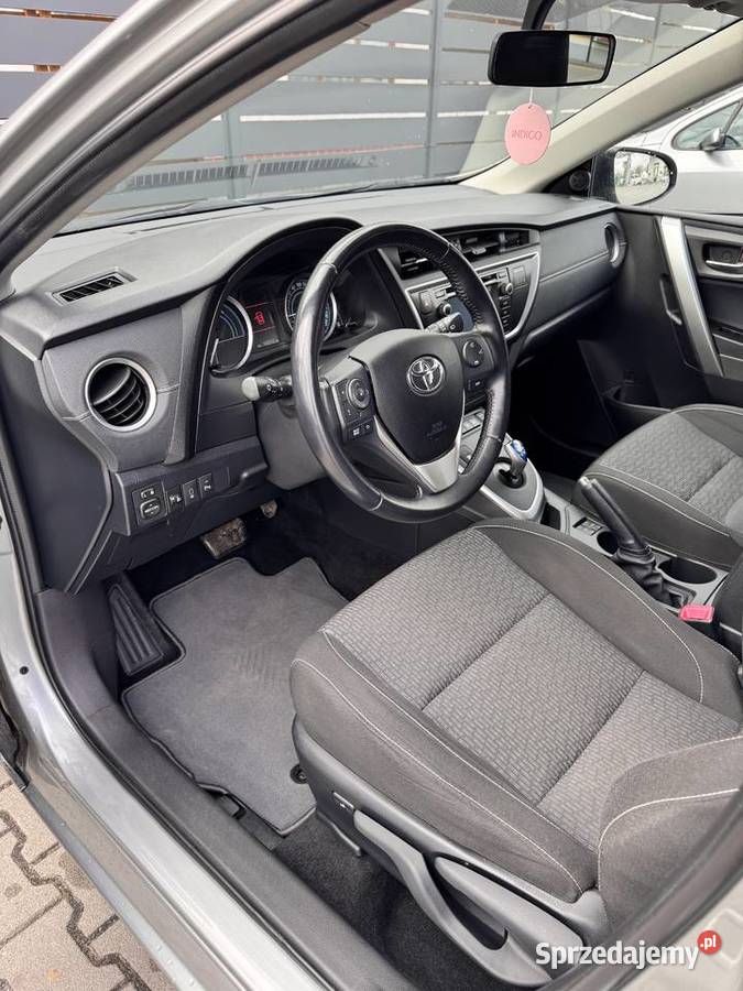 Toyota Auris 18 Hybryda Hak Kraków sprzedam