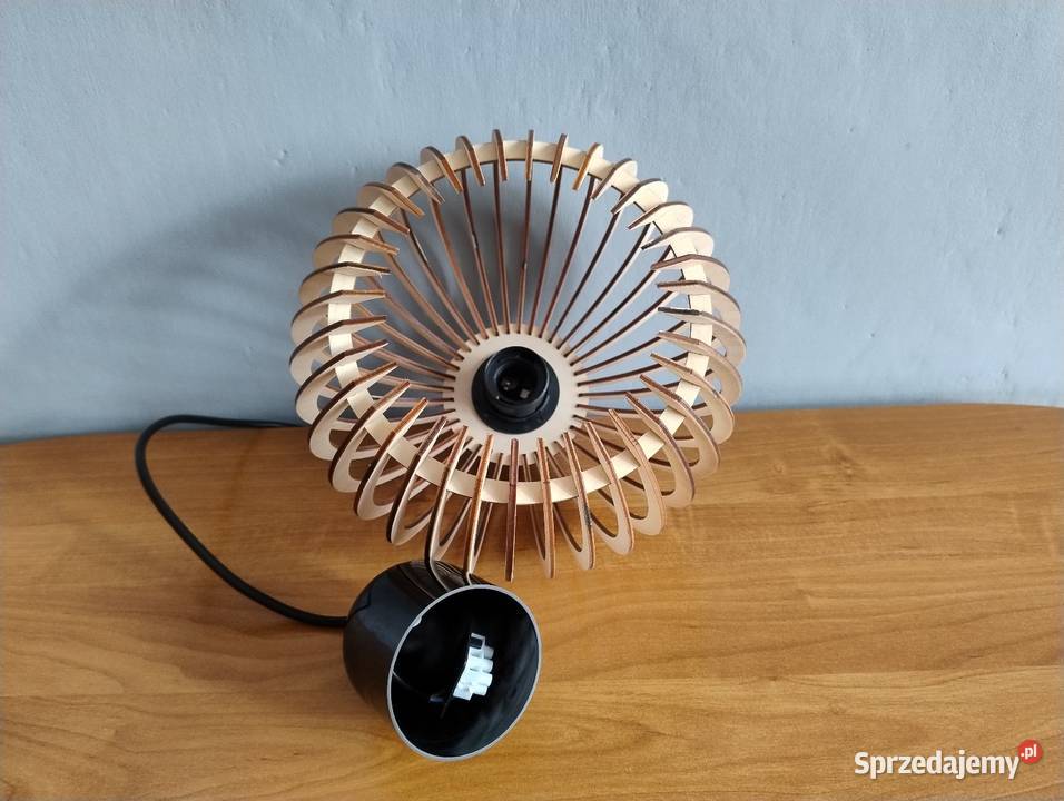 NOWA Lampa sufitowa wisząca BOHO z drewnianym sprzedam