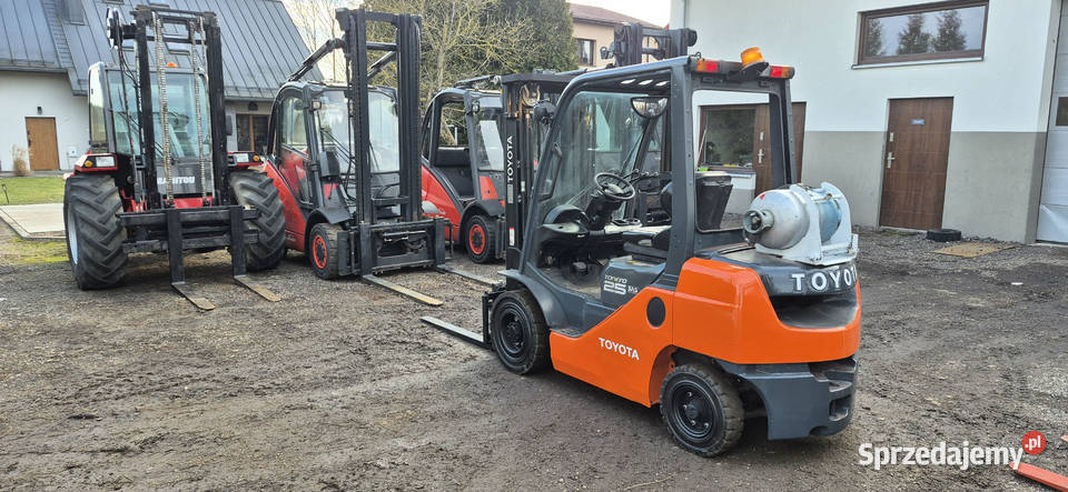 Wózek Widłowy Toyota 8FGF25 2012 Triplex 470m sprzedam