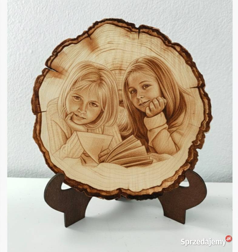 Portret Grawerowany na Drewnie Plaster Brzozy 20 Jarocin