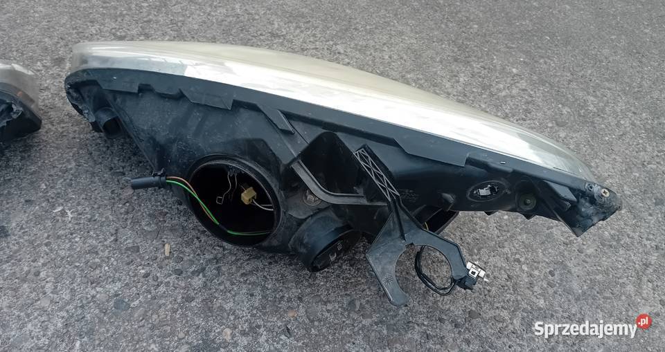 Citron C4 Picasso reflektory lampy przednie osobowe Przeźmierowo
