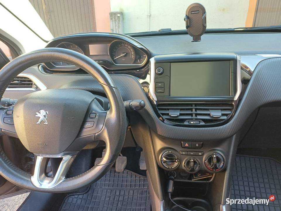 Peugeot 2008 12 VTI 82 benzyna