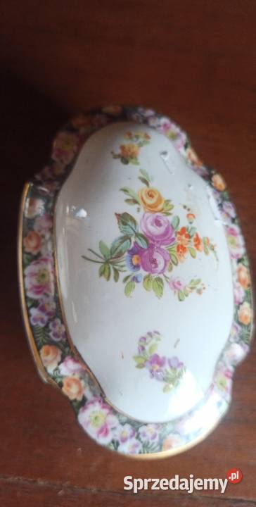 Puzderko Szkatułka Biała porcelanaz bukiecikami Gdańsk