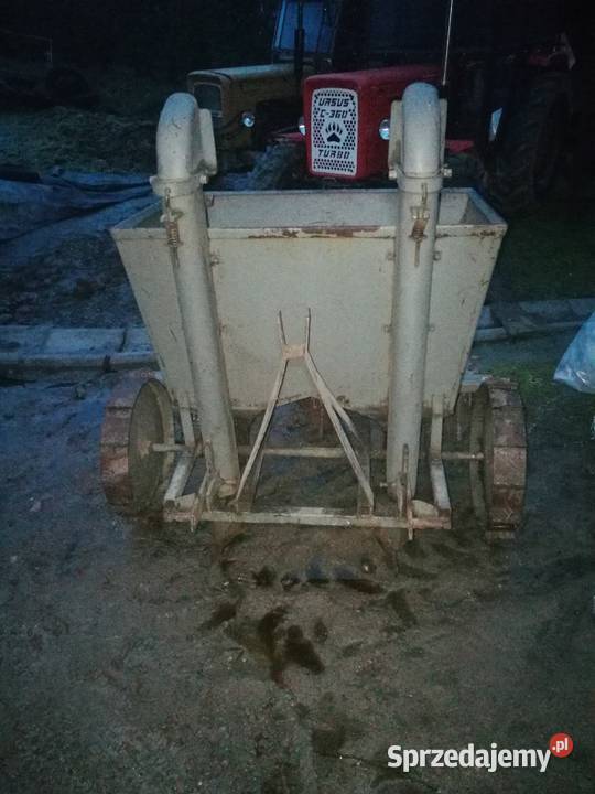 Sadzarka do ziemniaków Akpilkosiarka rotacyjna Gnojnica