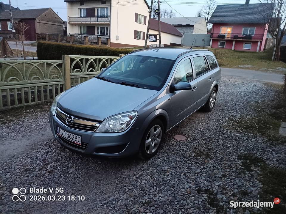 Opel Astra 2007 17 CDTI garażowany