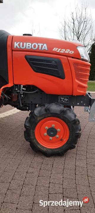 Traktorek Kubota z pługiem do odśnieżania śniegu Cibórz