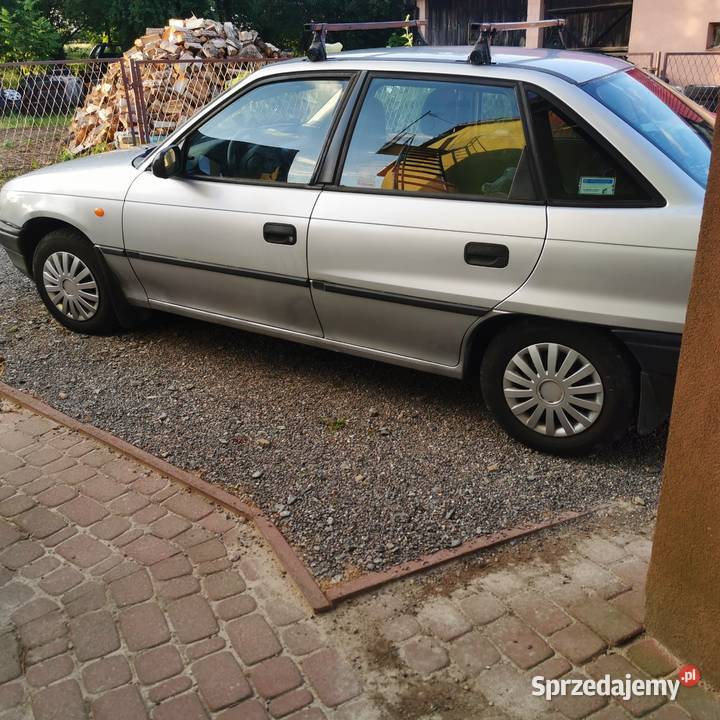 Zadbany opel Astra f 14 8v z gazem manualna Annopol