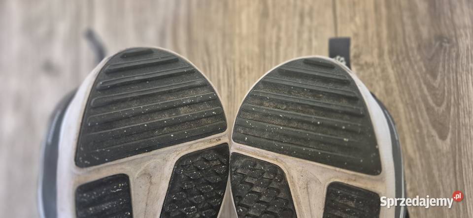 Buty NIKE Cosmic Runner 3536 23 sportowe czarne podlaskie Białystok
