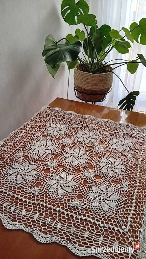Obrus szydelkowy mały Obrusy Oleśnica