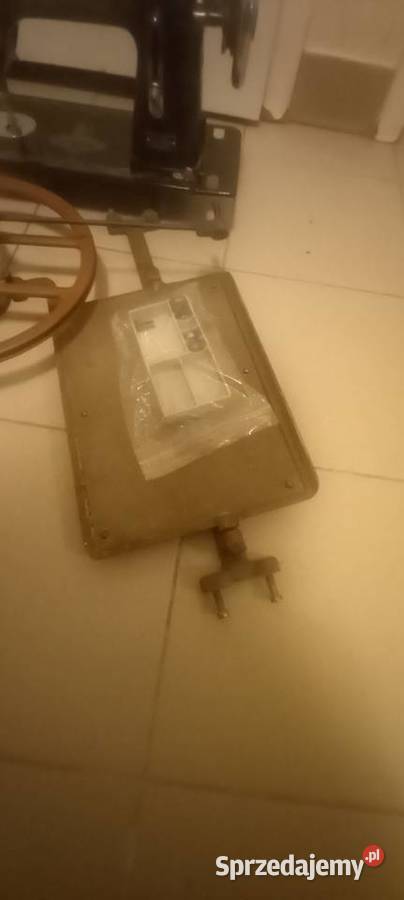 Sprzedam starą maszynę do szycia Łucznik Warszawa