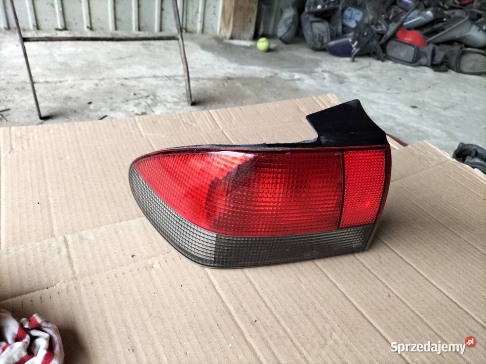 SAAB 900 LAMPA TYŁ TYLNA LEWA Kamień-Kolonia sprzedam