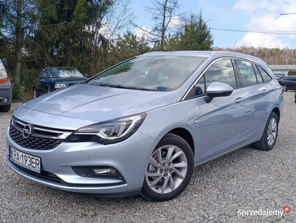 Opel Astra Astra Sports Tourer Bezwypadkowa mały Dulowa