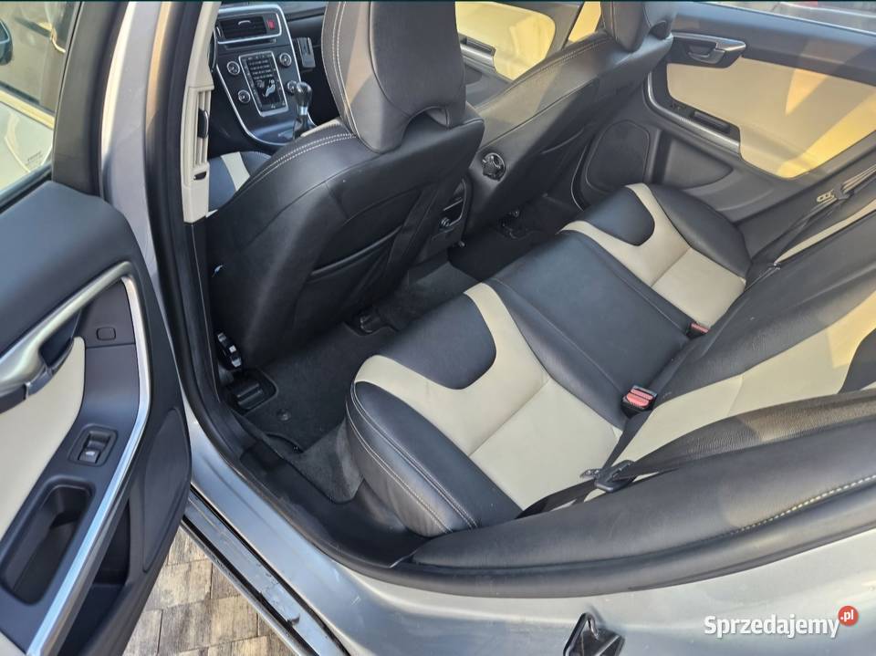 Volvo V60 16D 115 2012 Bogate wyposażenie gniazdo USB Czarna Białostocka