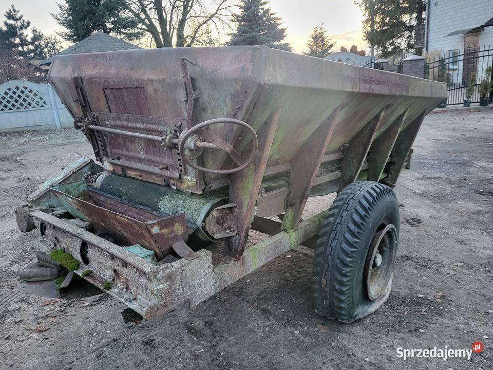 Rozsiewacz wapna RCW 3 Piast wapniarka solarka Osięciny