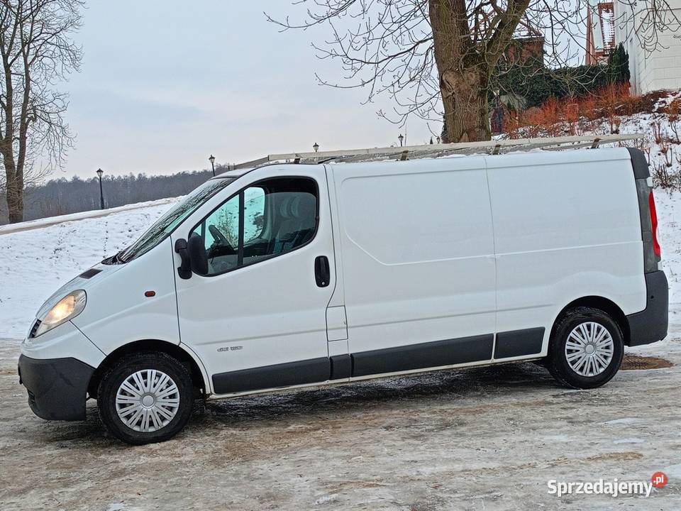 Ładny Trafic Long 25DCI145 2010 mazowieckie