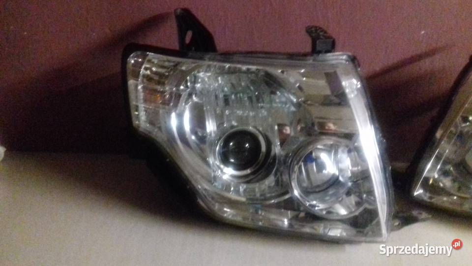 Mitsubishi Pajero Reflektor lampa regeneracja terenowe sprzedam