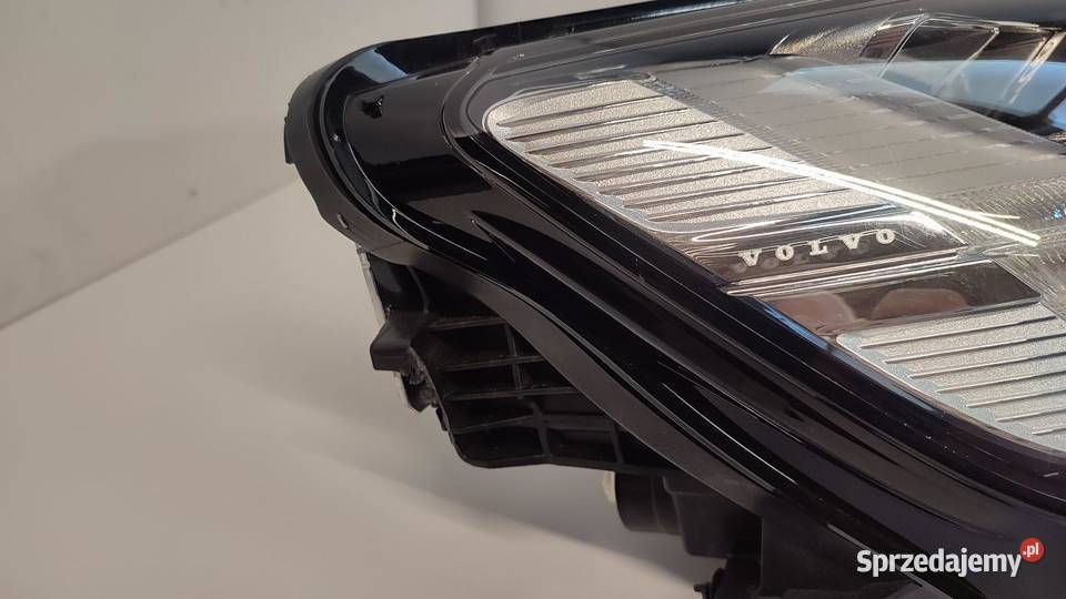 VOLVO V60 LAMPA PRAWY PRZÓD 32314157 ANGLIK RHD Motoryzacja