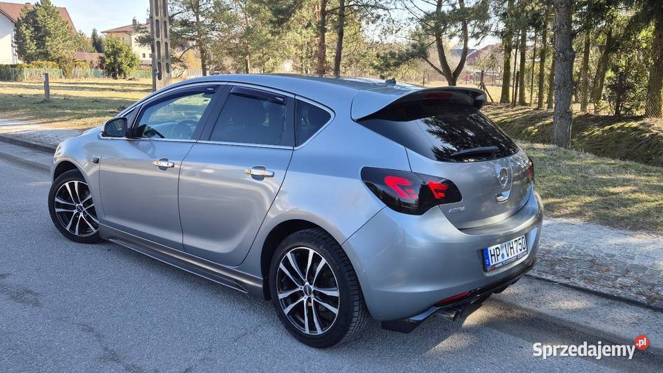 OPEL ASTRA J 16B OPŁACONY Z NIEMIEC KLIMA przyciemniane szyby świętokrzyskie