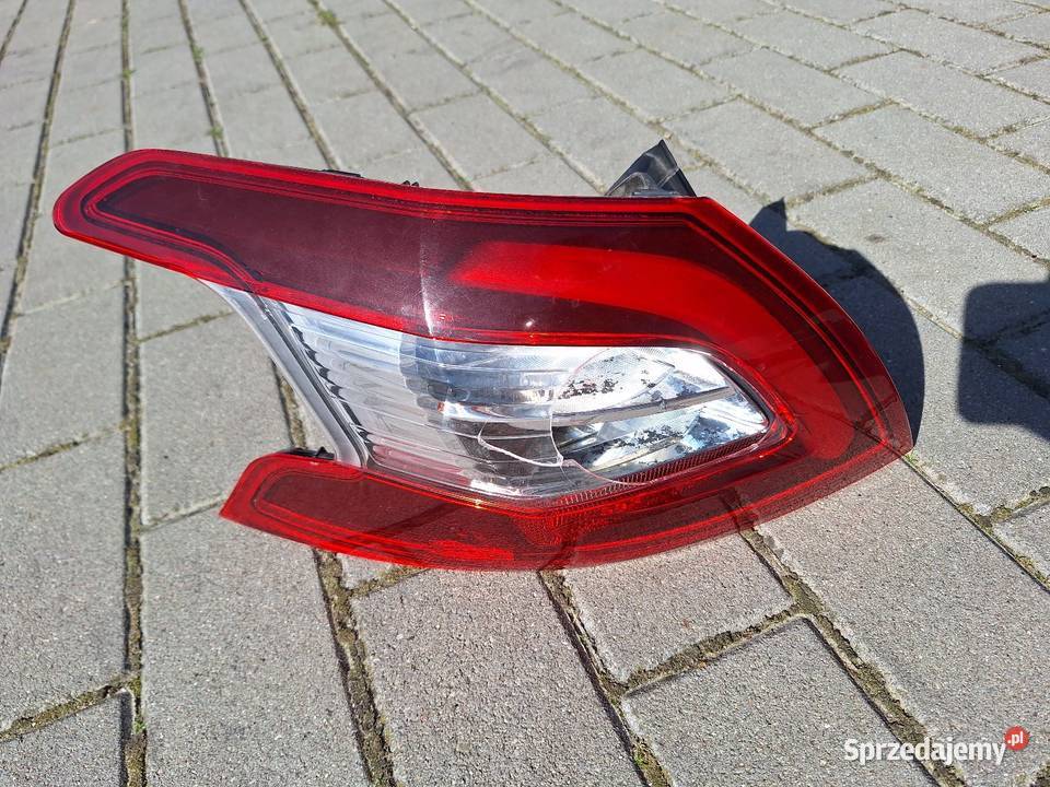 PEUGEOT 308 II T9 LAMPA LEWY TYŁ HB 9677817680 lewe Bukownica