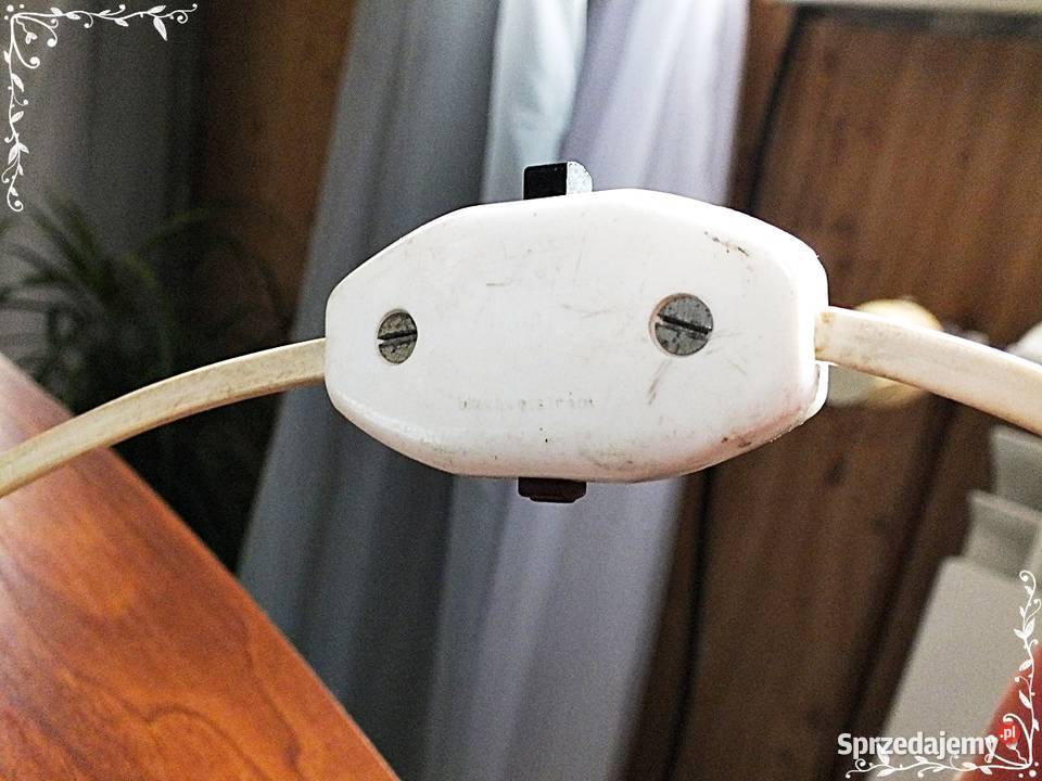 Stara porcelanowa lampka nocna z żarówką z lata Żary