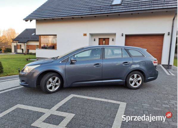 Toyota Avensis Toyota Avensis T27 BENZYNA Motoryzacja Jelenia Góra