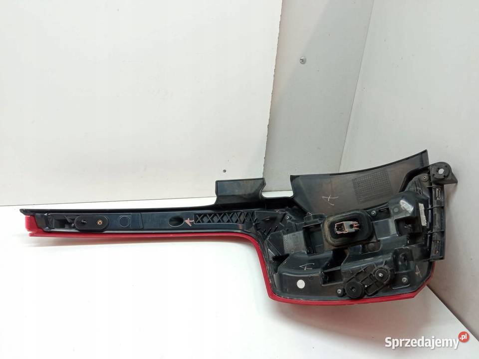 LAMPA TYŁ PRAWA EUROPA 31467841 Volvo XC 90 II