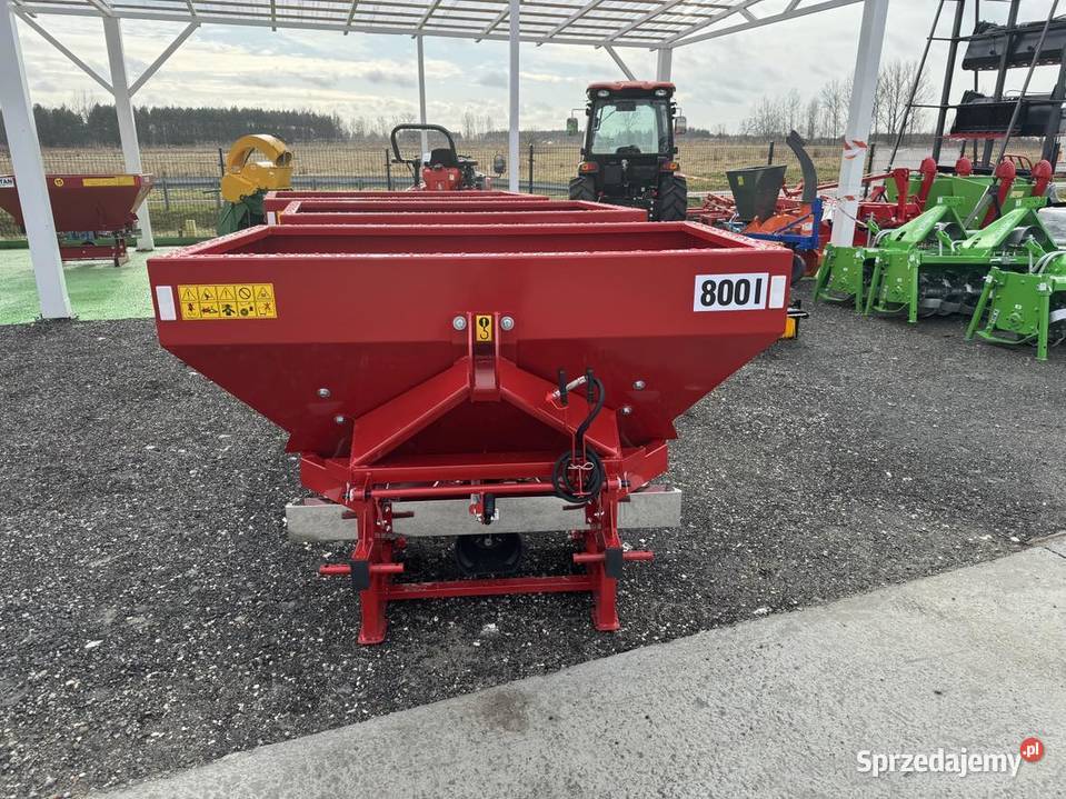 3Rozsiewacz do nawozów dwutarczowy TYTAN Karczew