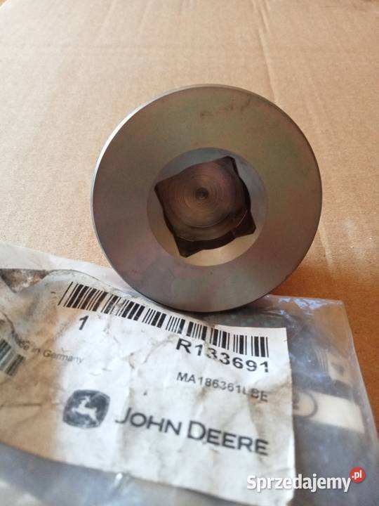 Korek spustowy R133691 do John Deera John Deere Wschowa sprzedam
