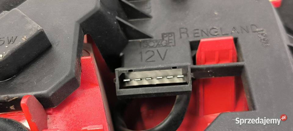 LAMPA PRAWA TYŁ AUDI A4 B5 osobowe Lipno