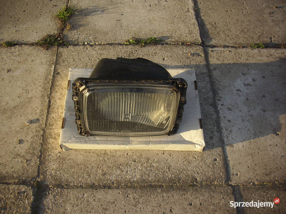 Reflektor lampa HELA lewa przód MERCEDES T1